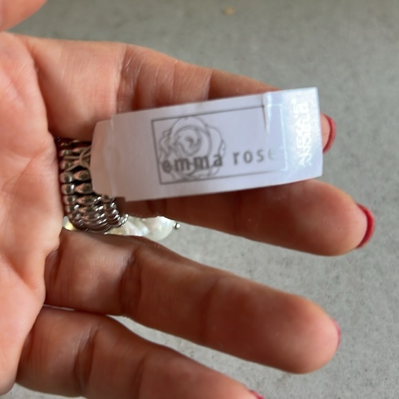 NWT ring - Picture 3 of 4